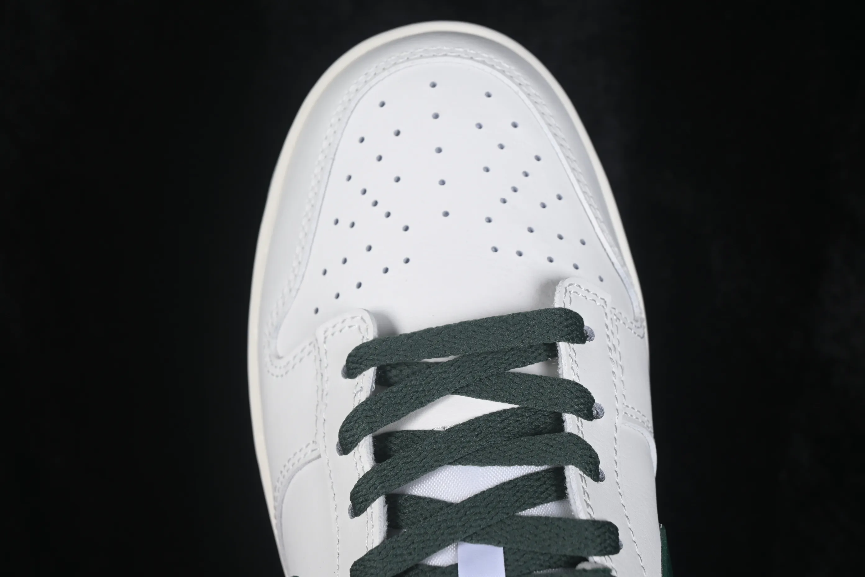 All categories Nk SB Dunk series Nk SB Dunk Low low-top sneakers Nike SB Dunk Low white green low-top casual sneakers HF5441-115